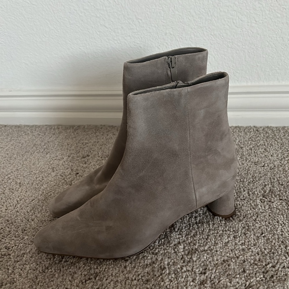 Vince "Hilda" smooth calf leather ankle booties - Picture 6 of 11